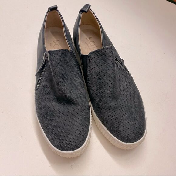 SOUL Naturalizer Women's Turner Slip-On Sneaker zip up faux suede 8 - Picture 2 of 9